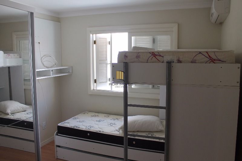 Casa para Venda - 220m², 3 dormitórios, sendo 1 suites, 4 vagas - Ipanema