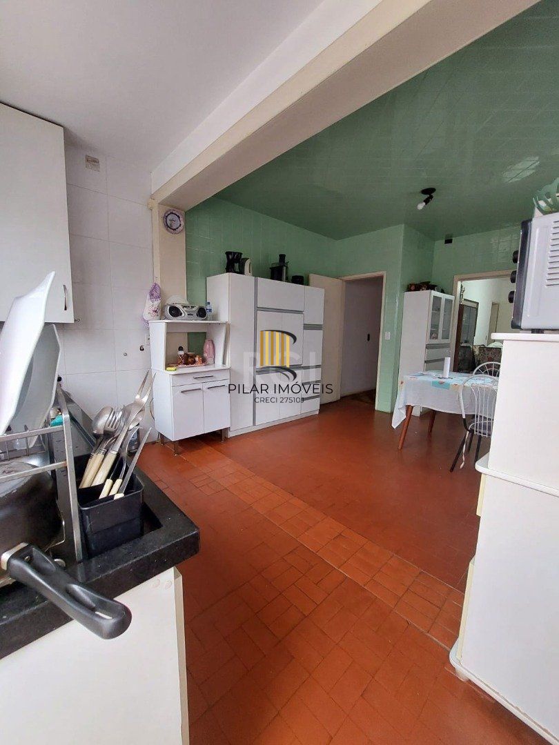 Casa para Venda - 184m², 3 dormitórios, sendo 1 suites, 4 vagas - Cristal