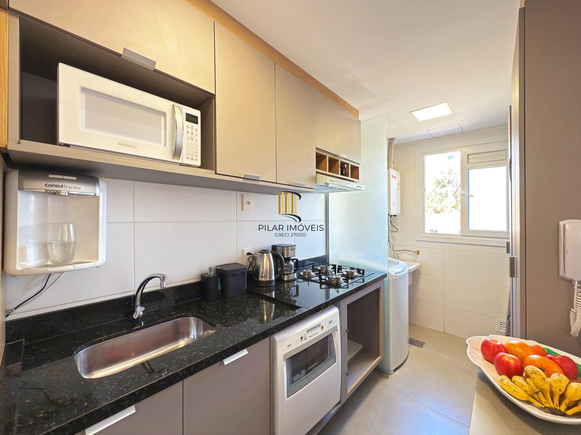 Apartamento 03 Suítes bairro Cristal, 88,97m² de área privativa, semimobiliada e 02 vagas de garagens cobertas.