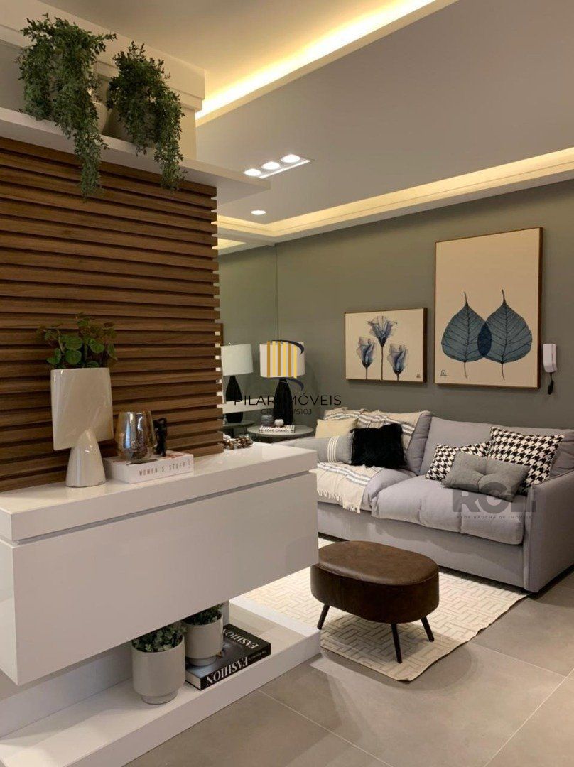 Apartamento belíssimo de 02 dormitórios com garagem coberta.  