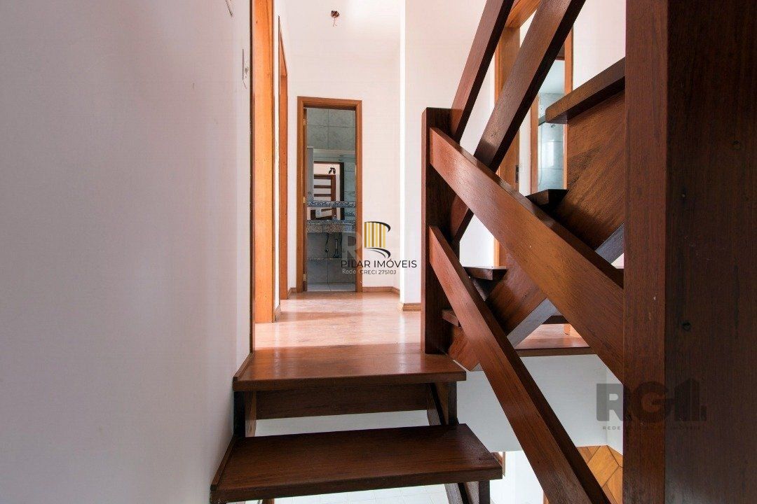 Casa 3 dormitórios no bairro Serraria