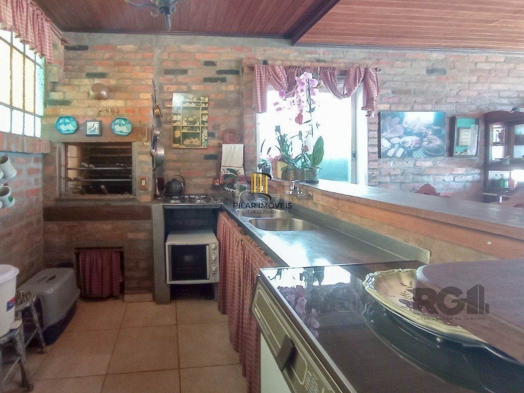 Casa para venda com 4 dormitórios no bairro Cristal