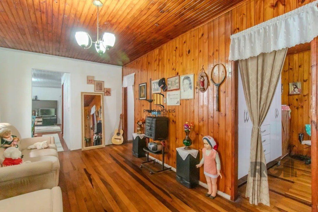 Casa para Venda - 251m², 5 dormitórios, 3 vagas - Nonoai