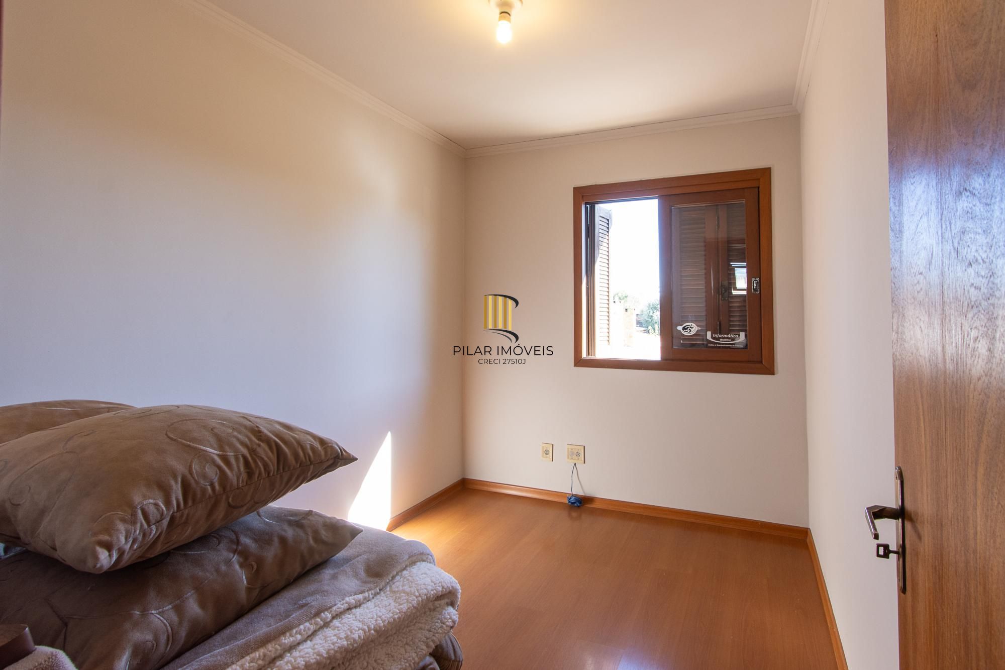 Casa em condomínio fechado, 104m² privativos, 2 quartos, 1 vaga, bairro Camaquã