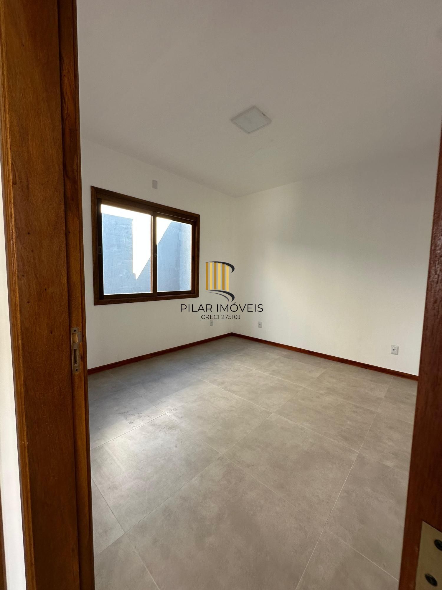 Casa 2 dormitórios no bairro Presidente