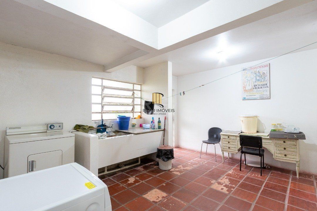 Casa para Venda - 600m², 3 dormitórios, sendo 1 suites, 8 vagas - Vila Assunção
