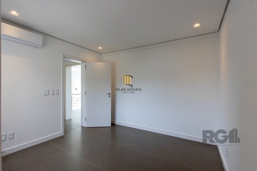 Casa mobiliada no Condomínio Las Rocas com 3 suítes,