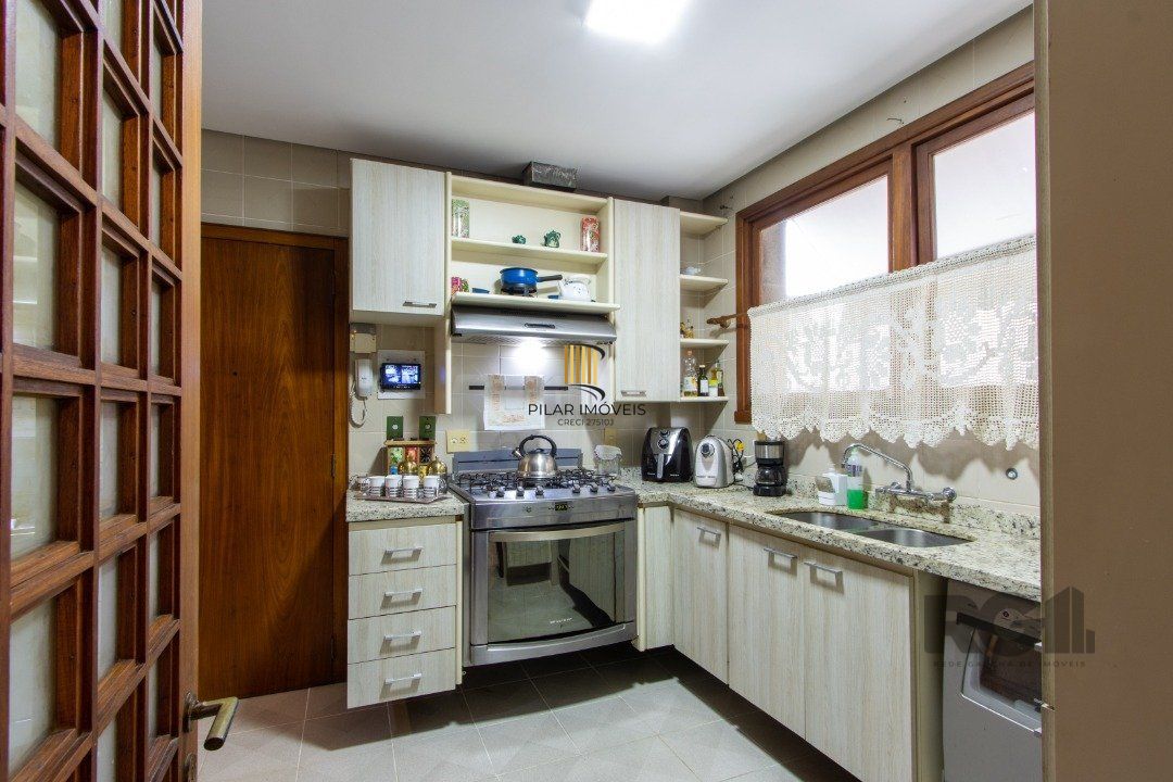 Apartamento 4 dormitórios no bairro Petrópolis