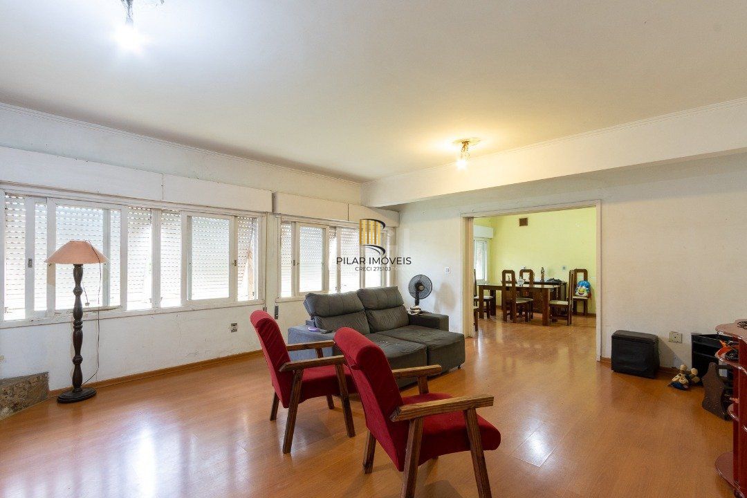 Casa 4 Dormitório(s) Bairro Medianeira
