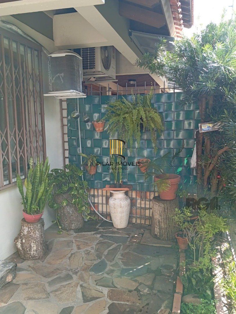 Casa de Condomínio 3 dormitórios no bairro Cristal