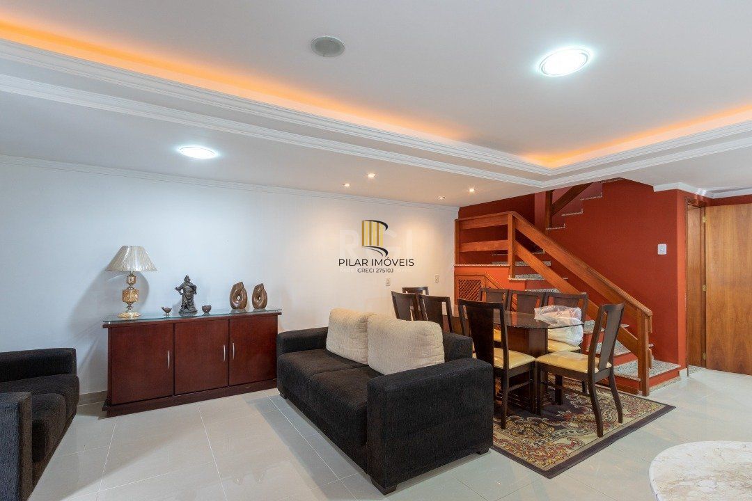 Casa para Venda - 247m², 3 dormitórios, sendo 1 suites, 4 vagas - Vila Nova