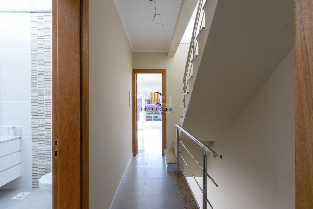 Casa 3 dormitórios no bairro Hípica