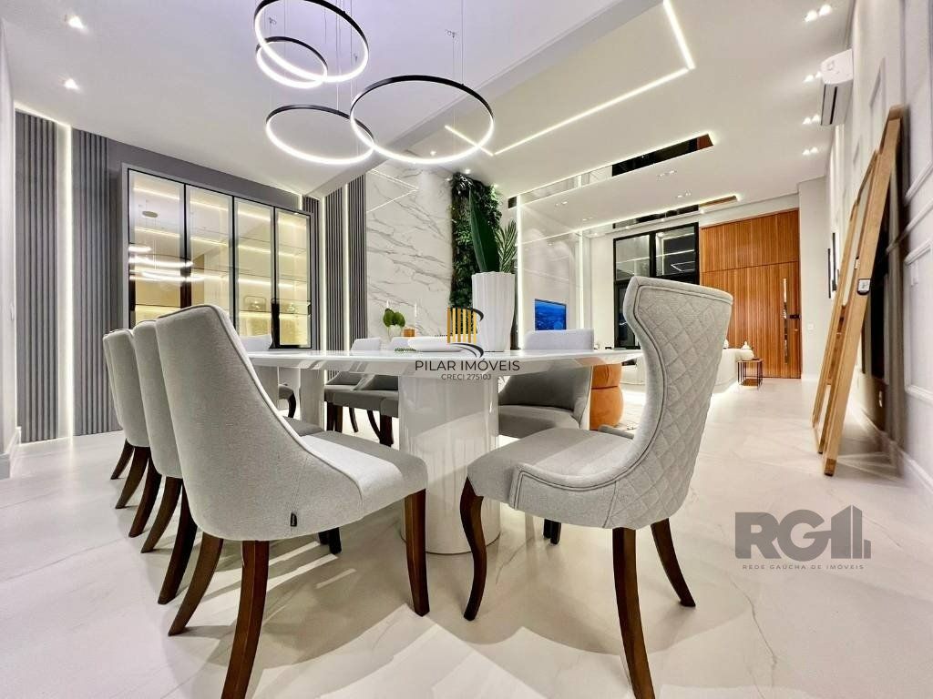 Casa térrea no Condomínio Velas da Marina com 4 suítes, piscina e 243m² privativos