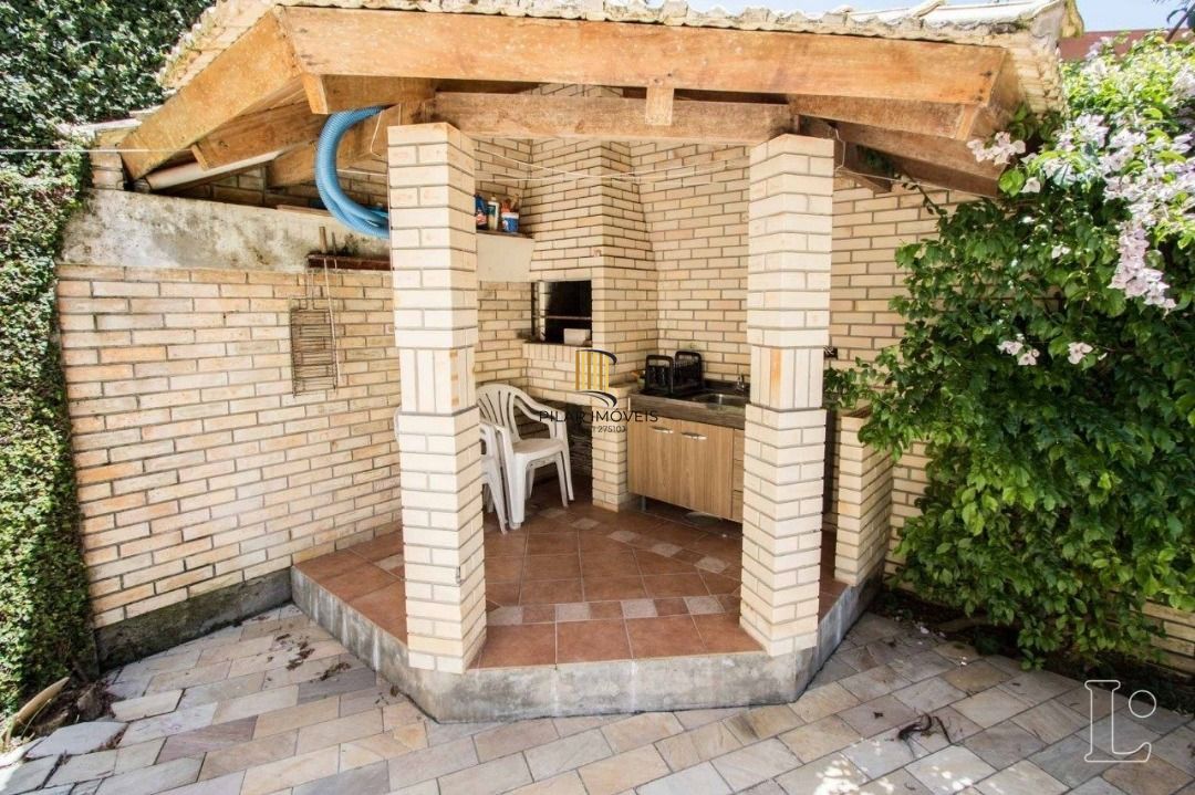 Sobrado à venda com  3 quartos, 1 suite, 4 vagas de garagem - Vila Conceição