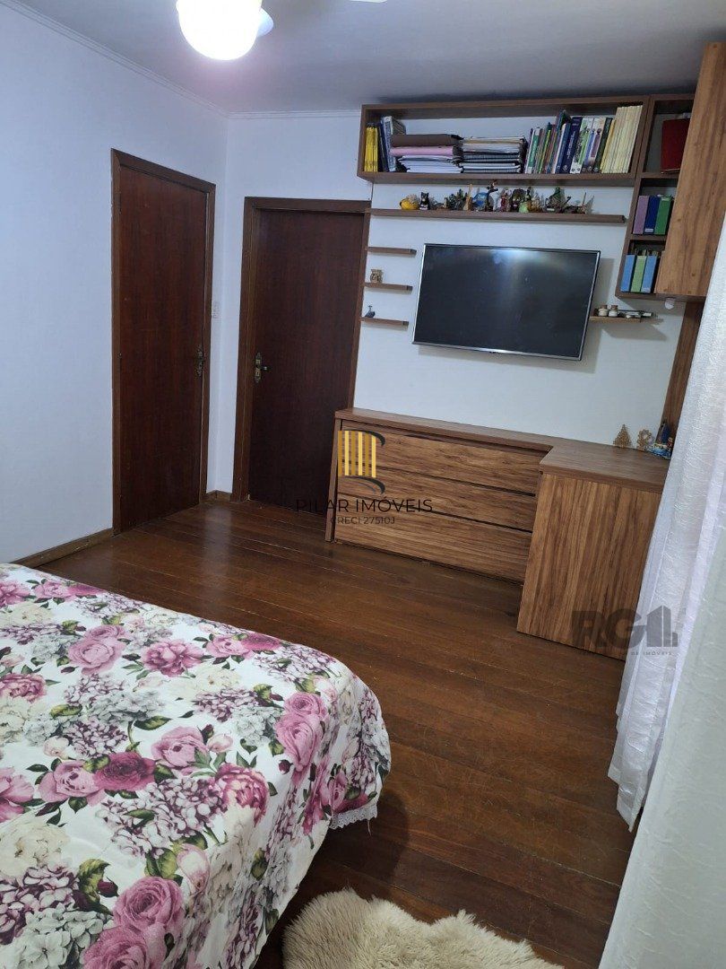 Casa 3 dormitórios no bairro Jardim Algarve