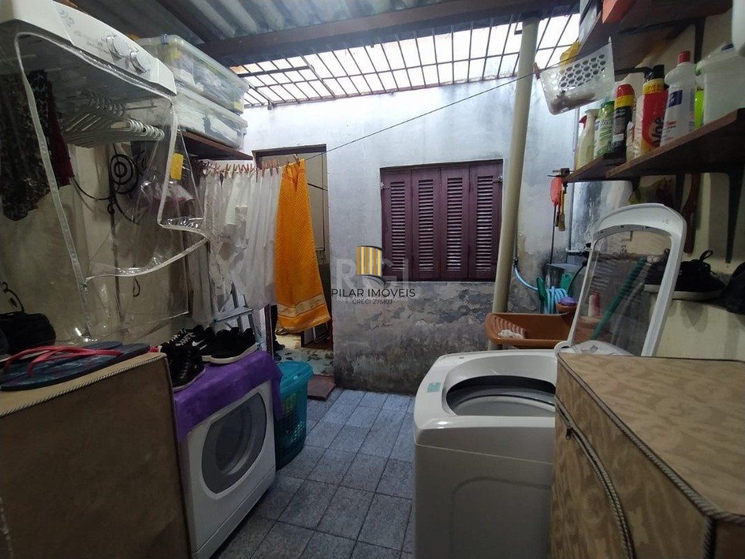 Casa para Venda - 185m², 3 dormitórios, 5 vagas - Menino Deus
