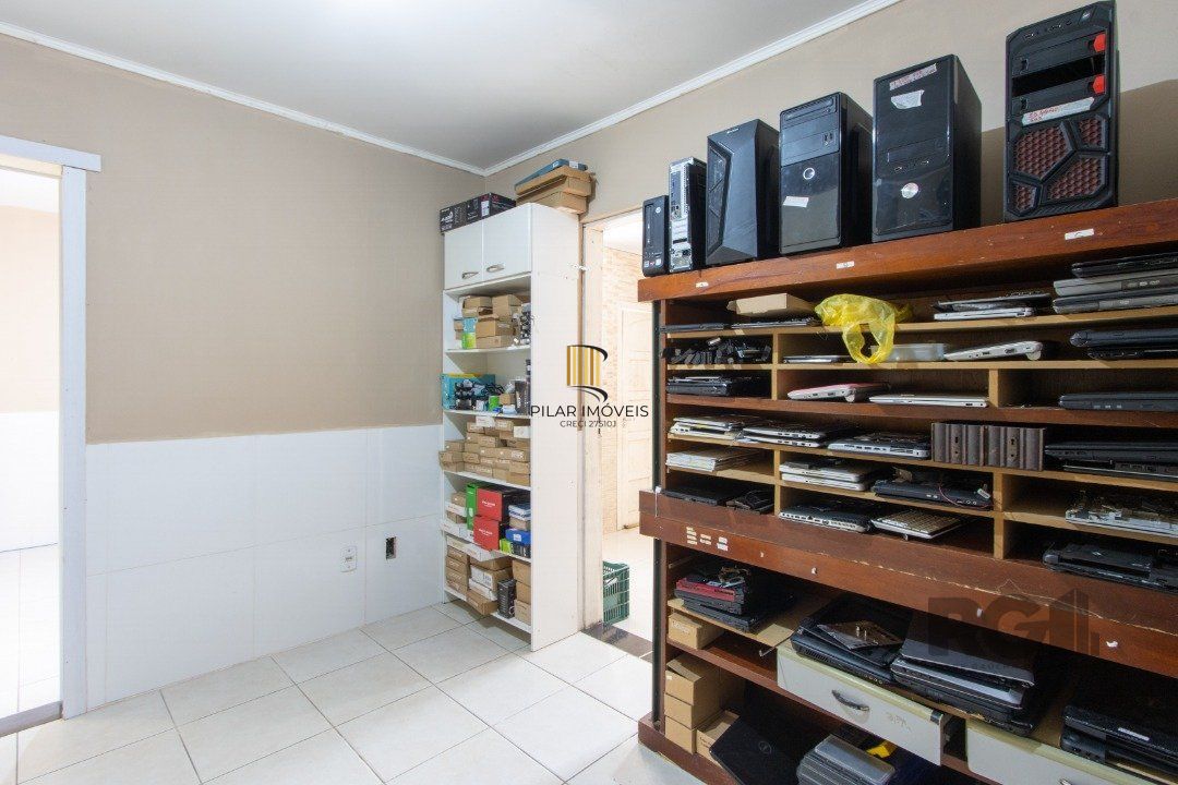 Casa 6 dormitórios no bairro Tristeza