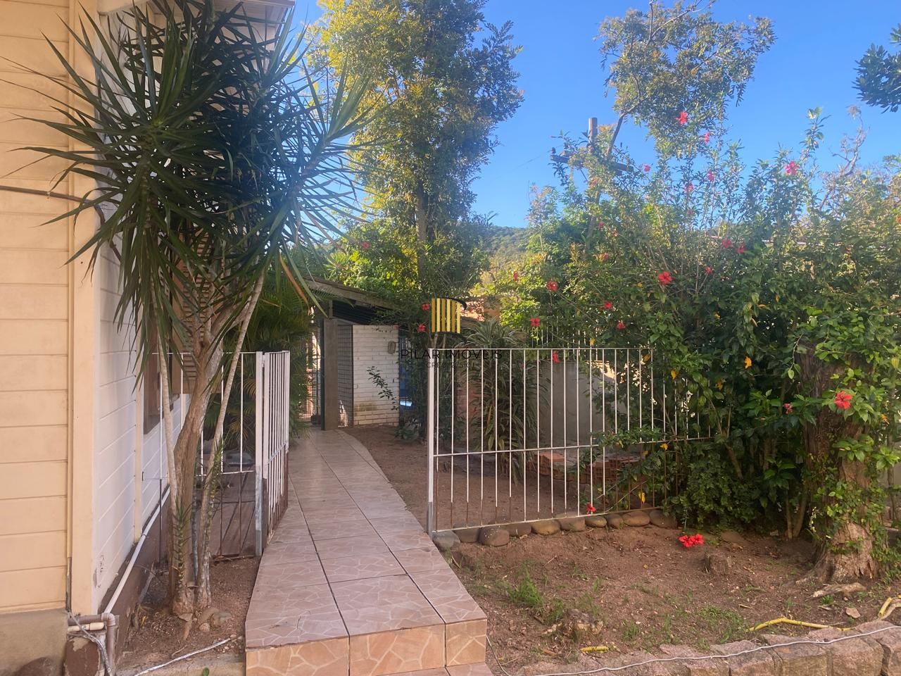 Casa 4 dormitórios no bairro Ipanema