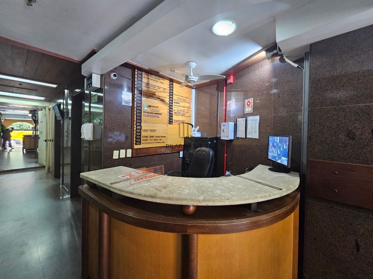 Sala comercial a 1 quadra do Parcão