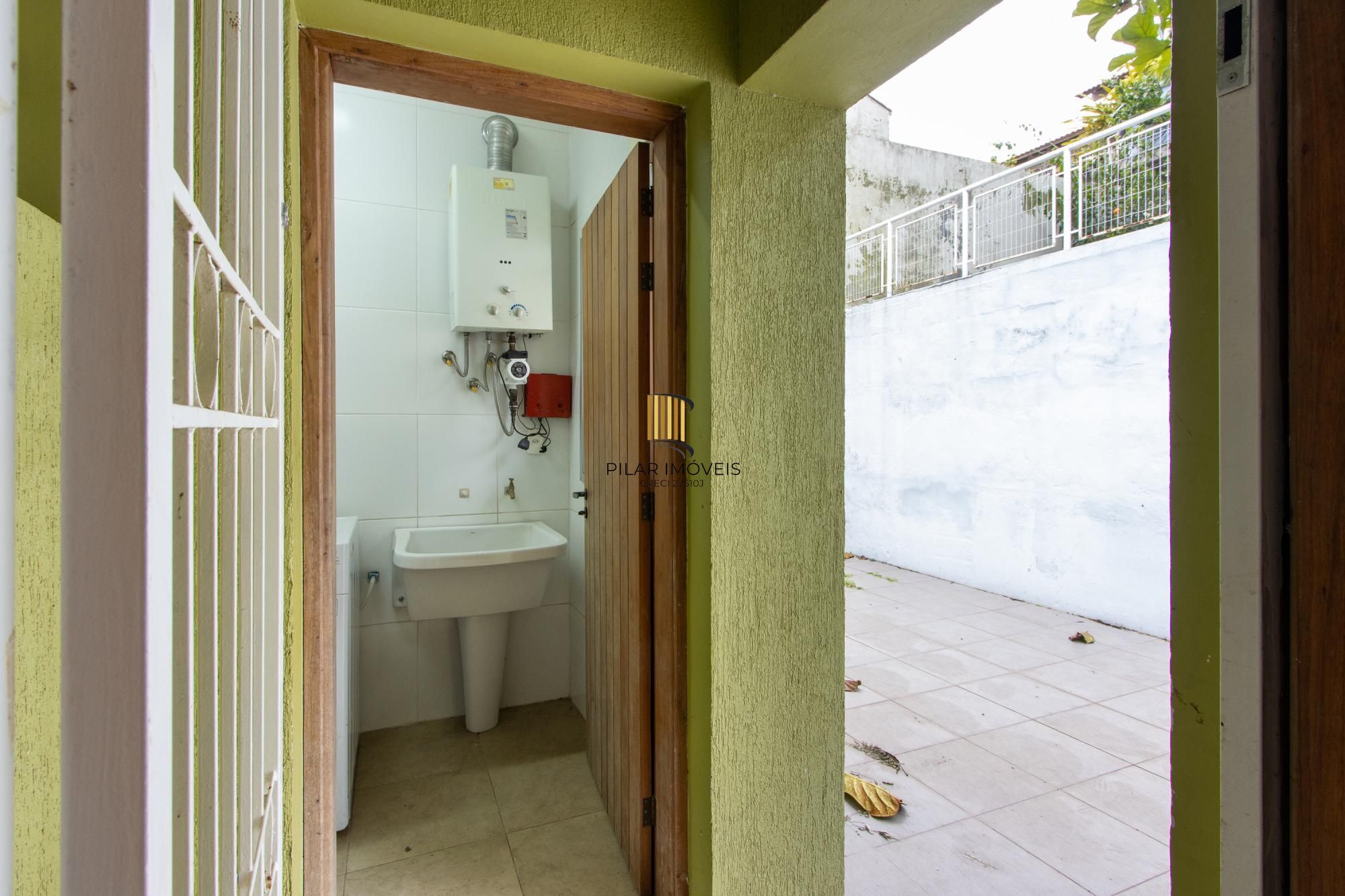 Casa para Venda - 470m², 3 dormitórios, sendo 1 suites, 6 vagas - Nonoai