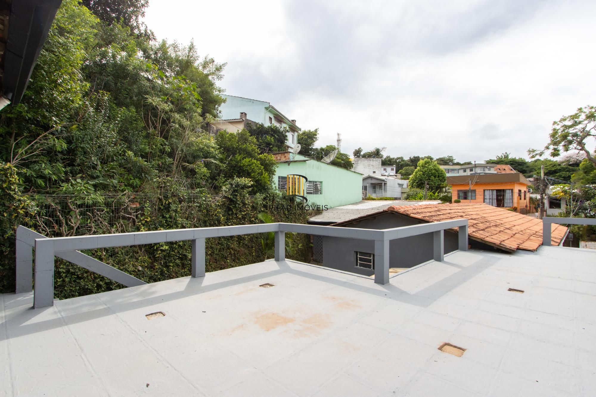 Casa para Venda - 235m², 2 dormitórios, 4 vagas - Cavalhada