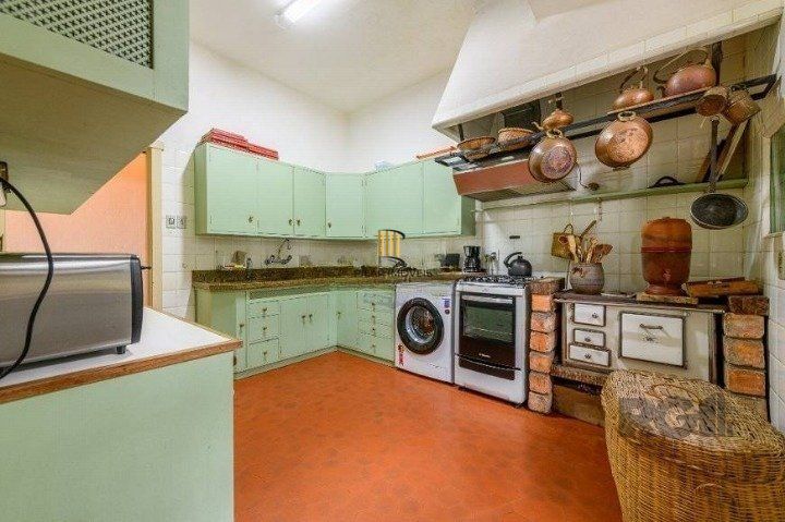 Casa com 3 dormitórios, 153 m² no bairro Vila Conceição, zona sul de Porto Alegre/RS.