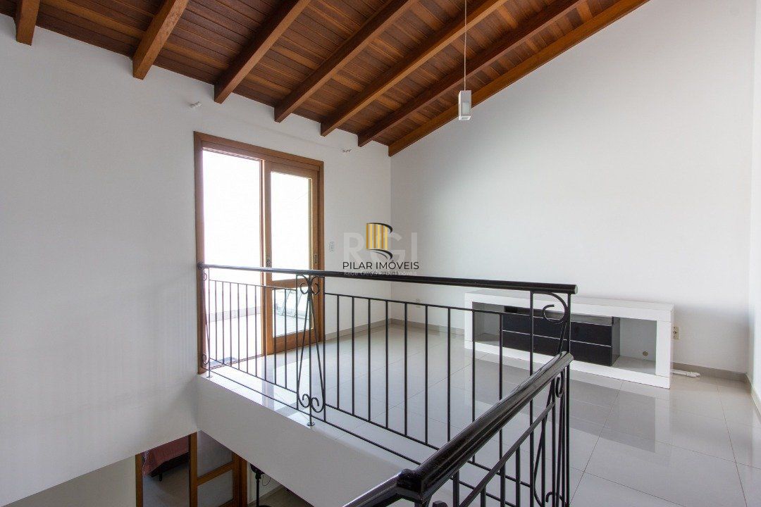 Casa para Venda - 204m², 3 dormitórios, sendo 3 suites, 2 vagas - Espirito Santo