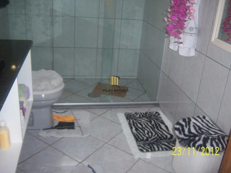 Casa para Venda - 150m², 2 dormitórios, 5 vagas - Ponta Grossa