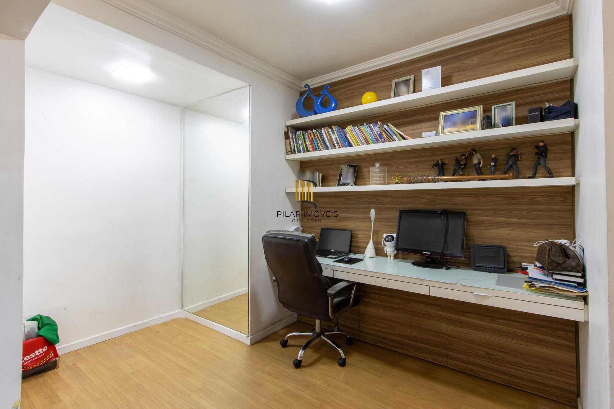 Apartamento com 88m², 2 dormitórios, 1 suíte, vaga coberta, no bairro Tristeza.