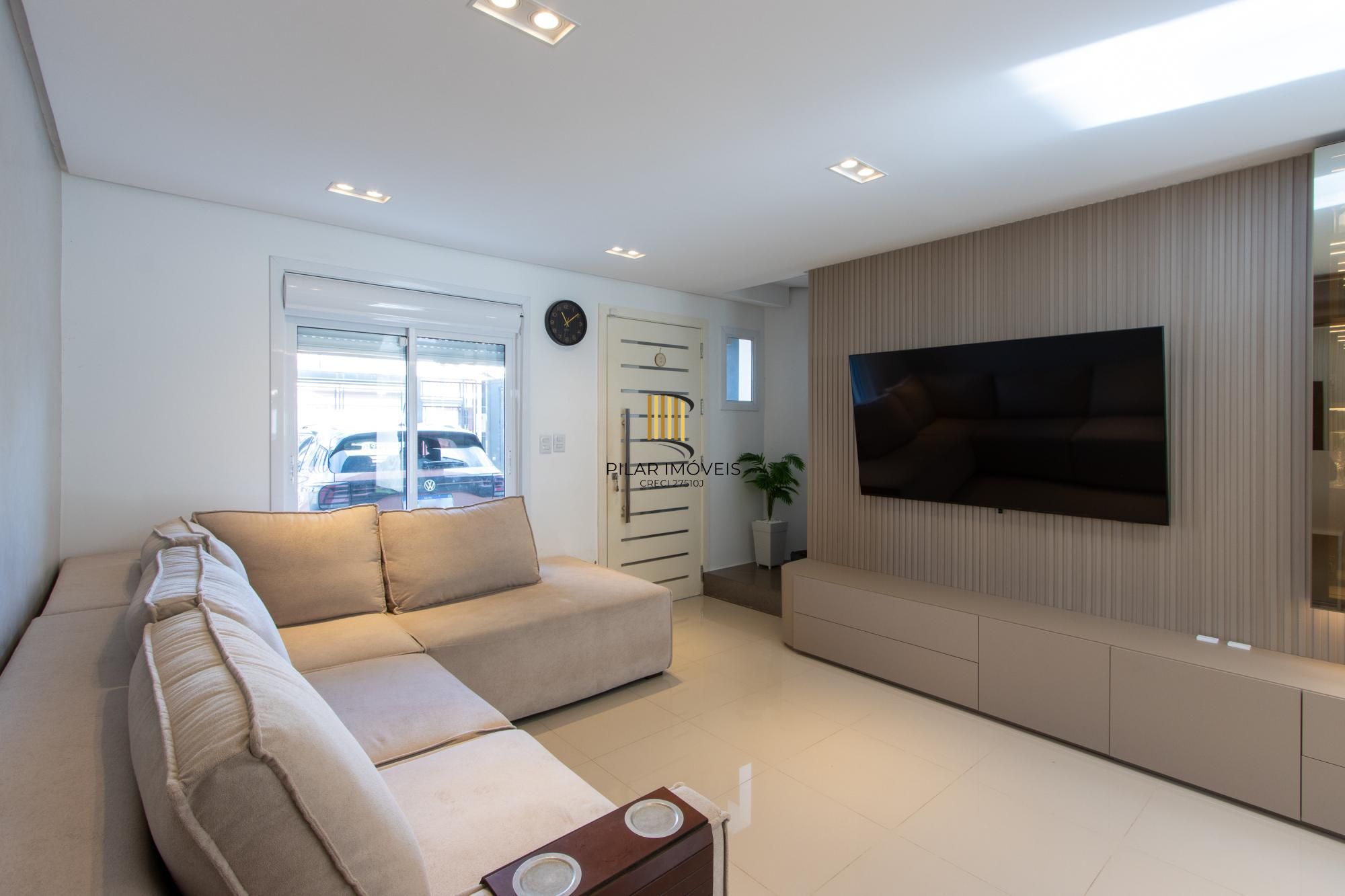 Sobrado para Venda - 95,16m², 3 dormitórios, sendo 1 suites, 2 vagas - Hípica