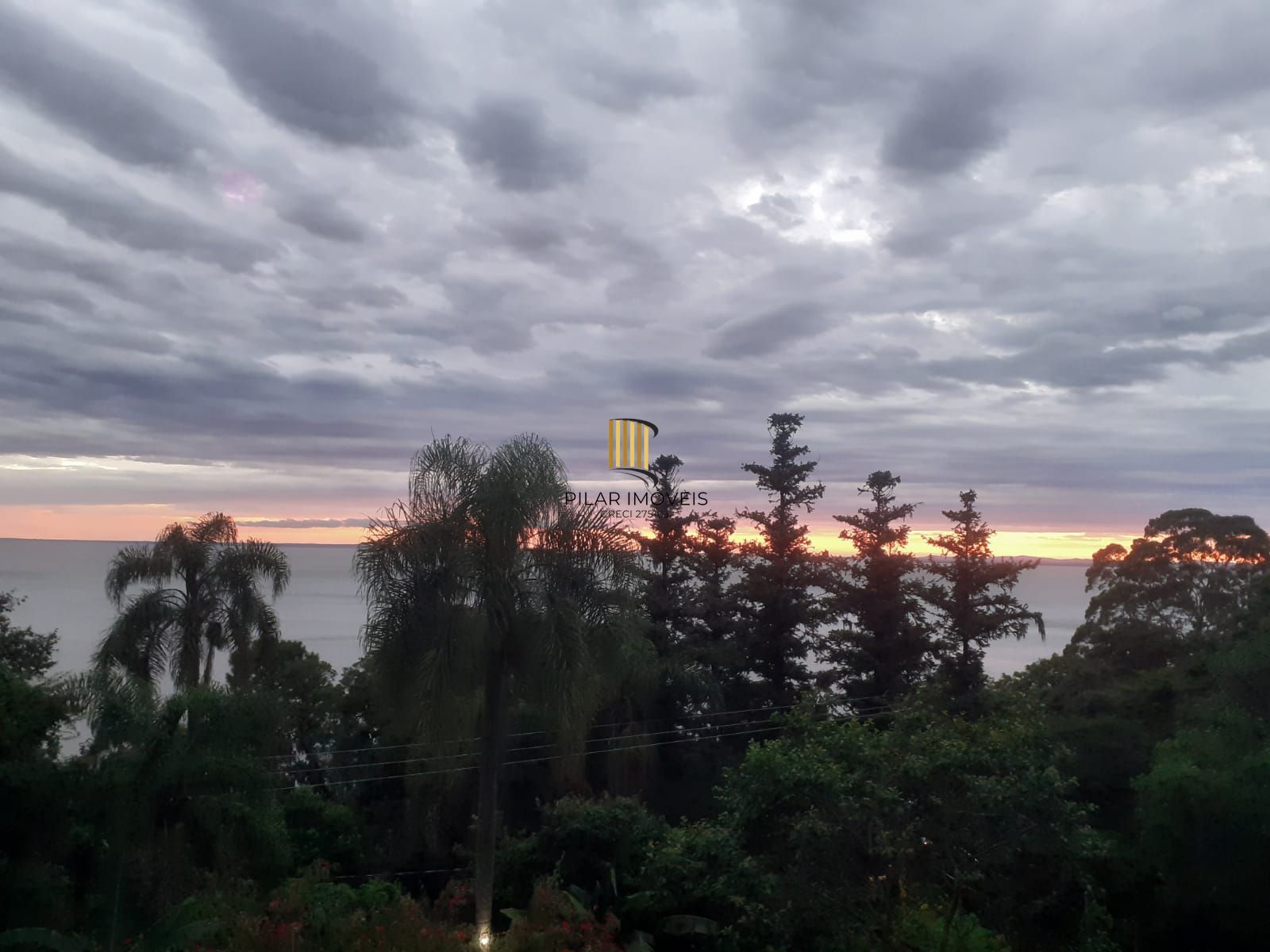 Sítio para Venda - 240m², 3 dormitórios, sendo 2 suites, 6 vagas - Ponta Grossa