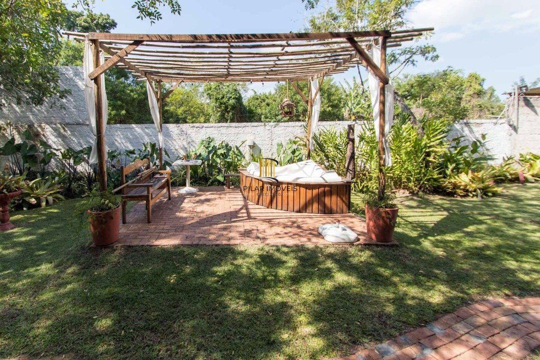 Casa para Venda - 250m², 3 dormitórios, sendo 2 suites, 3 vagas - Ponta Grossa