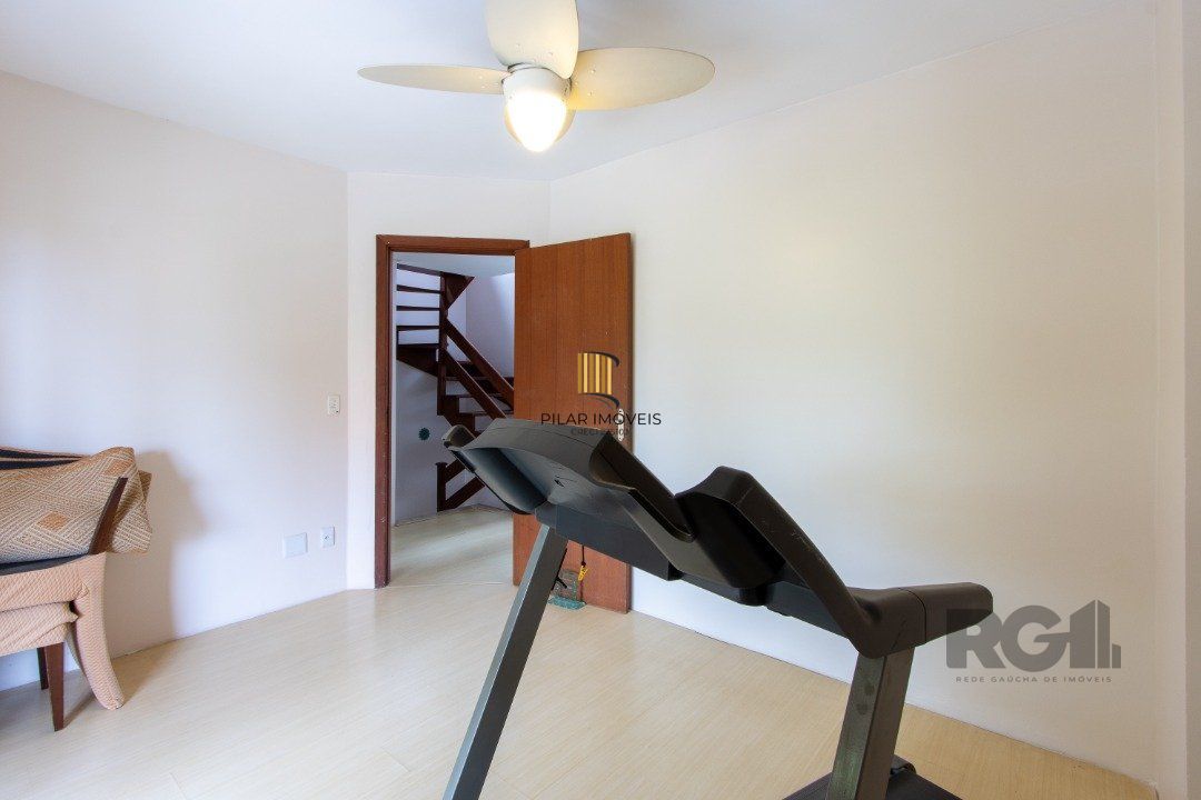 Casa 4 dormitórios no bairro Hípica