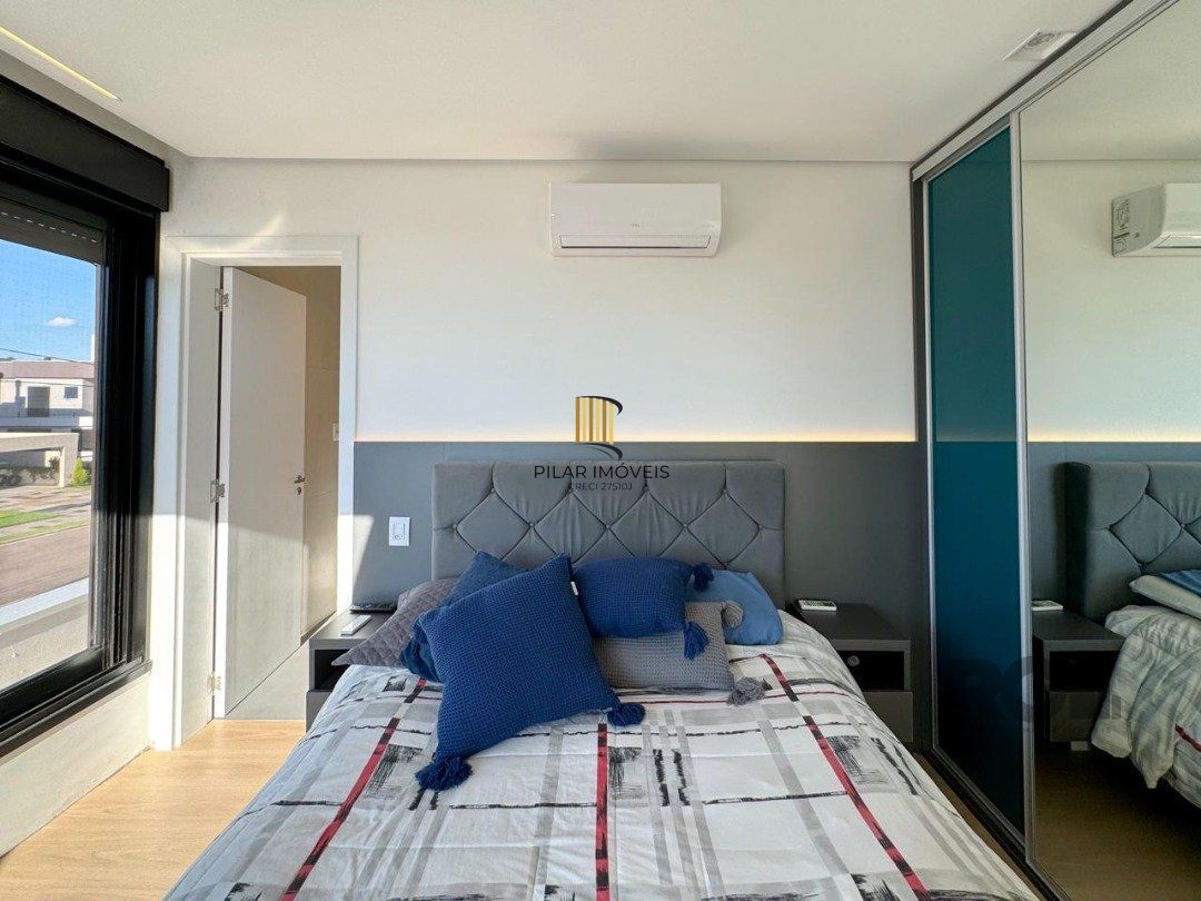 Casa Condominio para Venda - 340m², 4 dormitórios, sendo 4 suites, 4 vagas - Alphaville