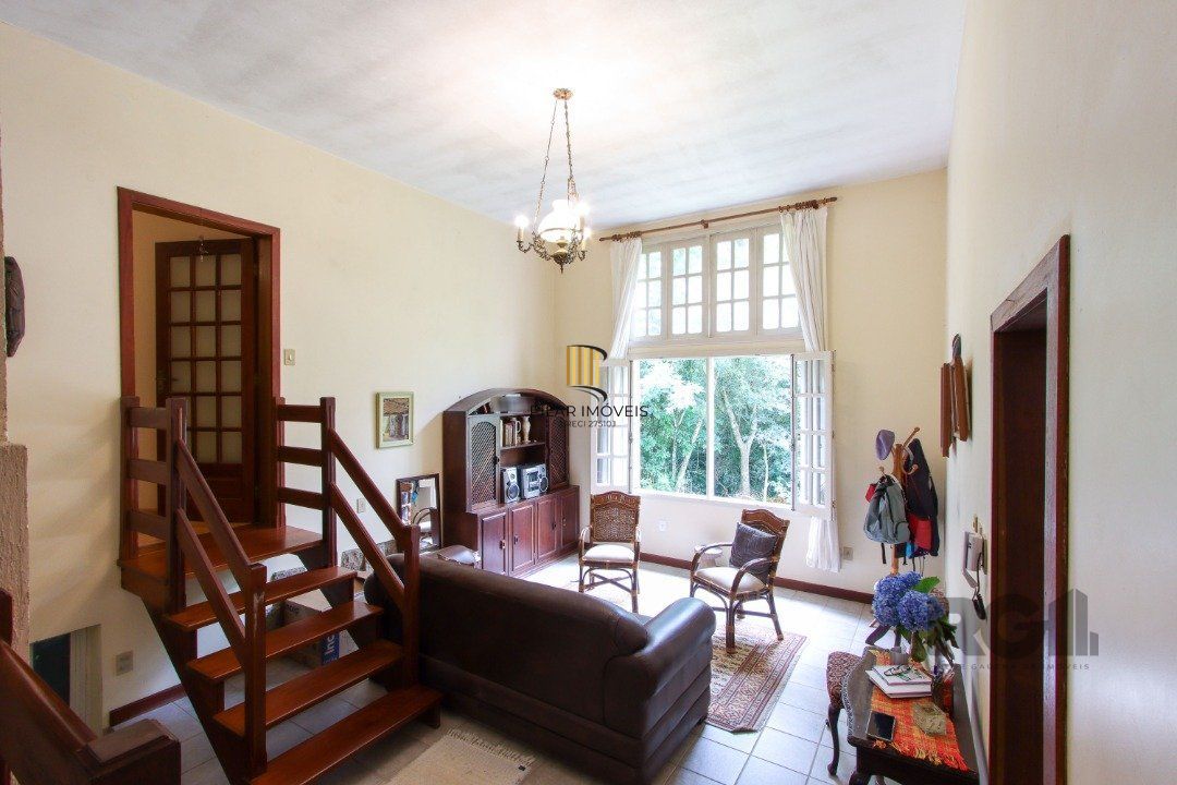 Casa com 3 quartos, suite em terreno com 7.320m² - Belem Velho