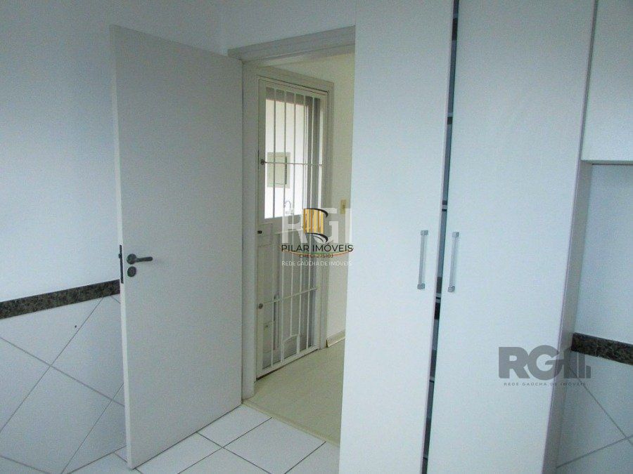 Casa em condomínio para Venda com 3 dormitórios, sendo 1 suites e 2 vagas no bairro Cristal