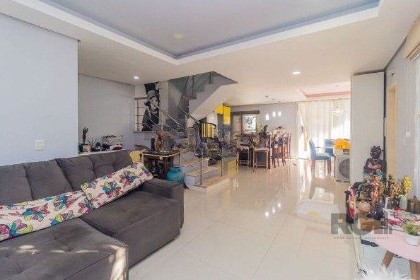 Possui 3 dormitórios sendo 1 ampla suíte com closet e sacada, living em conceito aberto,  cozinha integrada