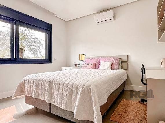 Casa de Condomínio 4 dormitórios no bairro Centro