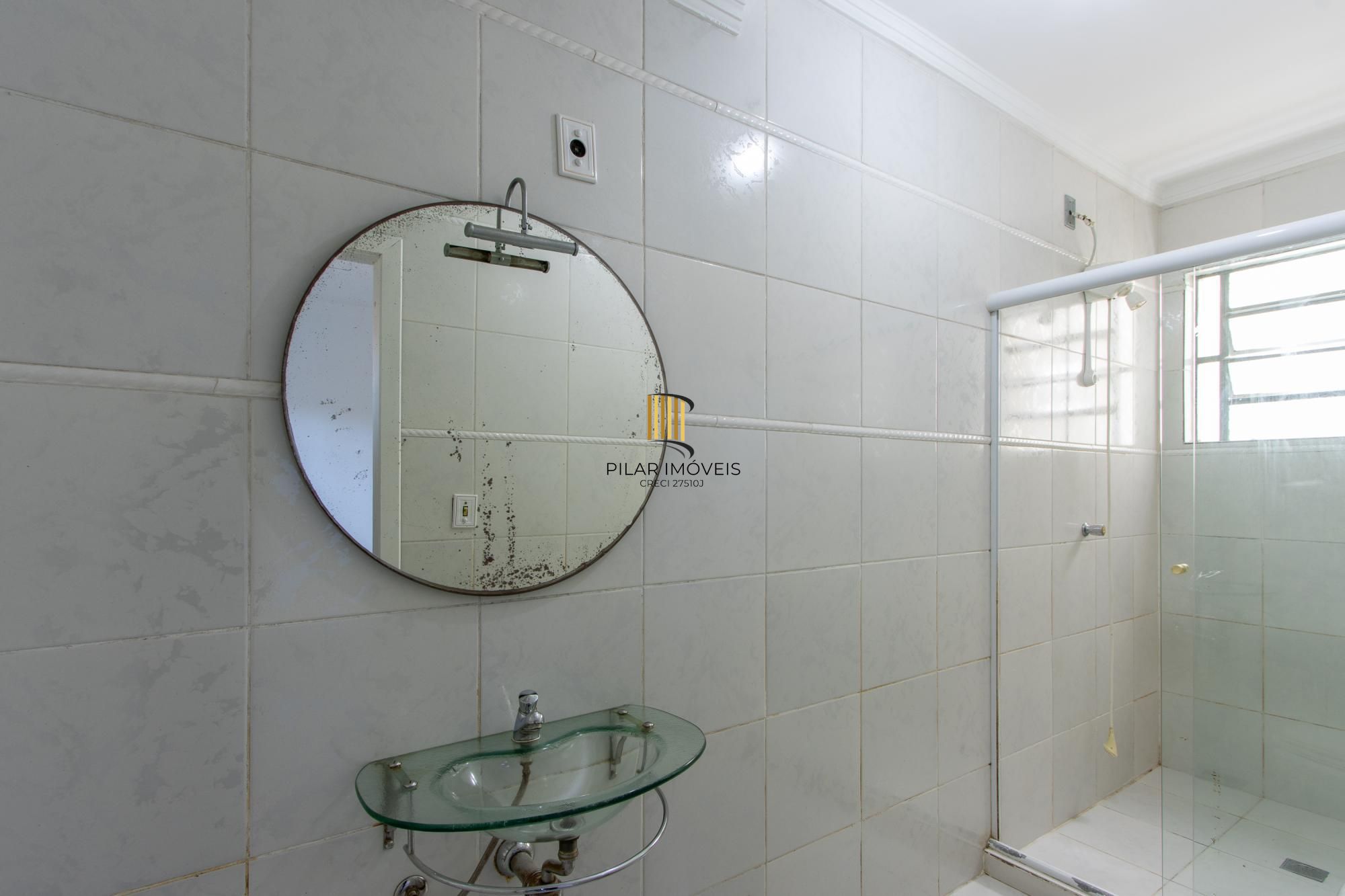 Casa Residencial à Venda no Bairro Guarujá, Porto Alegre, RS