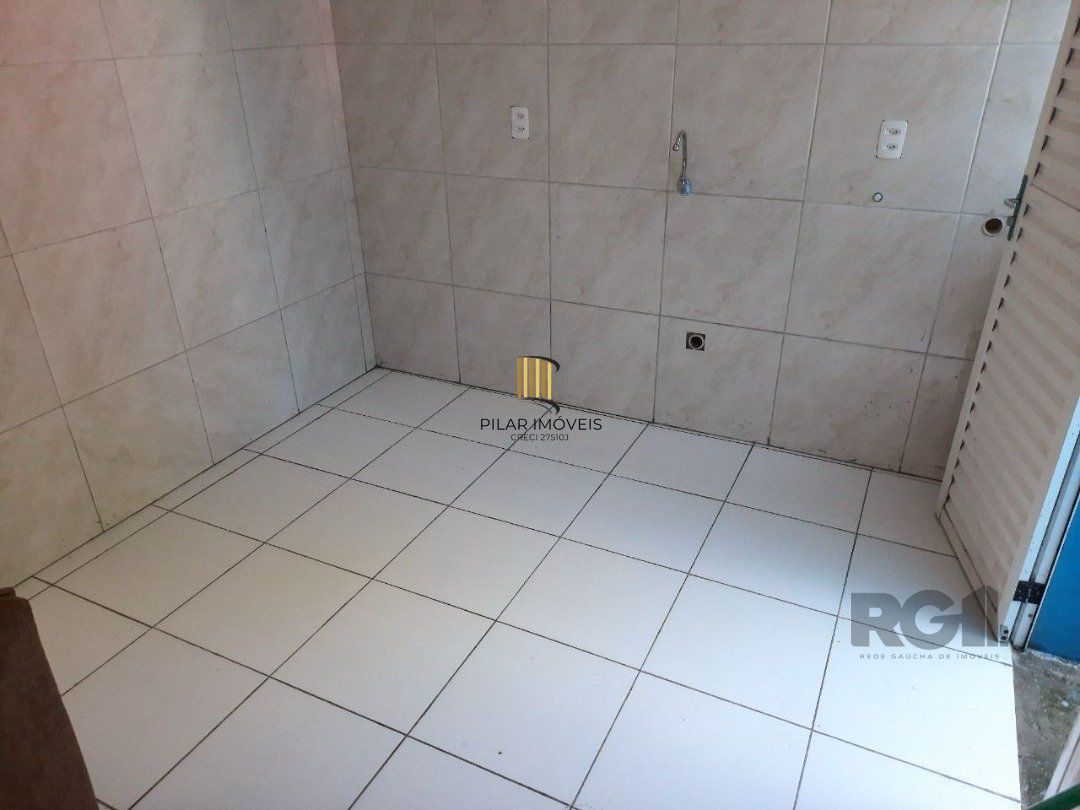 Oportunidade Imperdível: Prédio com 4 Apartamentos, Pátio e 2 Vagas de Garagem
