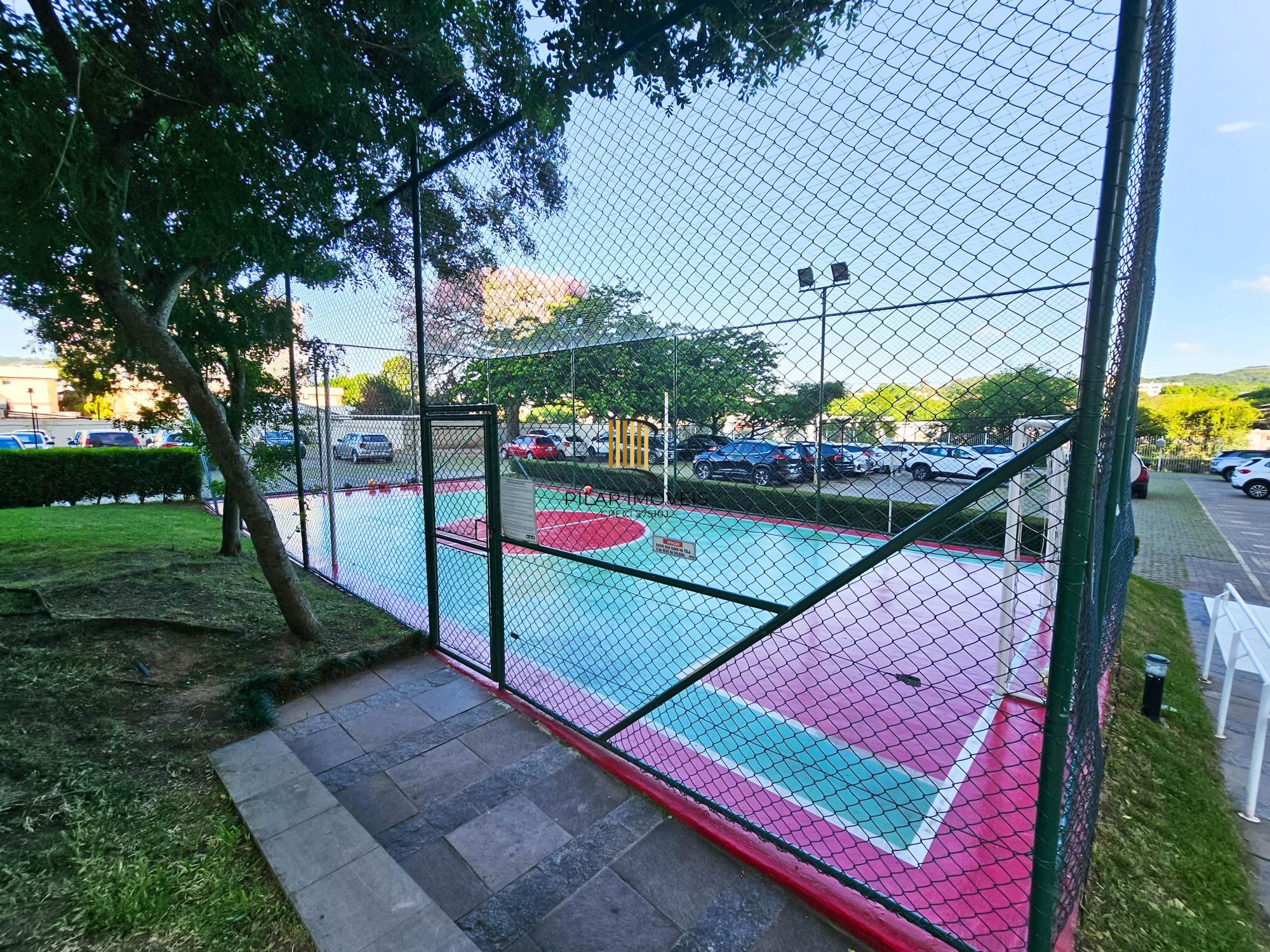 Apartamento de 2 quartos, com suíte, churrasqueira, vaga escruturada, infra completa, na zona sul.