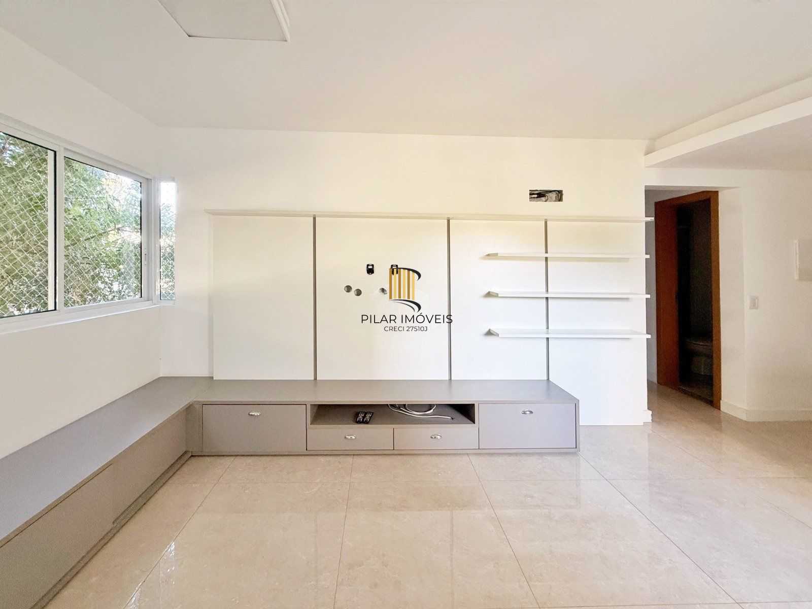 Apartamento com 2 dormitórios, sendo 1 suíte, e sala ampla com ambientes integrados - Condomínio Residencial Sucre