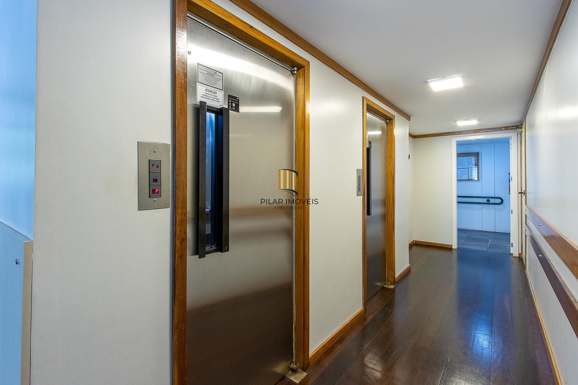 Apartamento amplo e bem localizado no Menino Deus!!