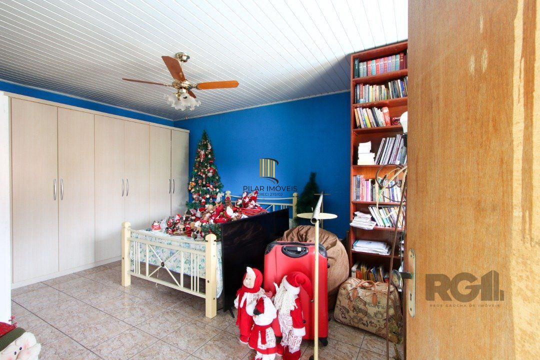 Excelente Casa Tipo Sobrado de alvenaria