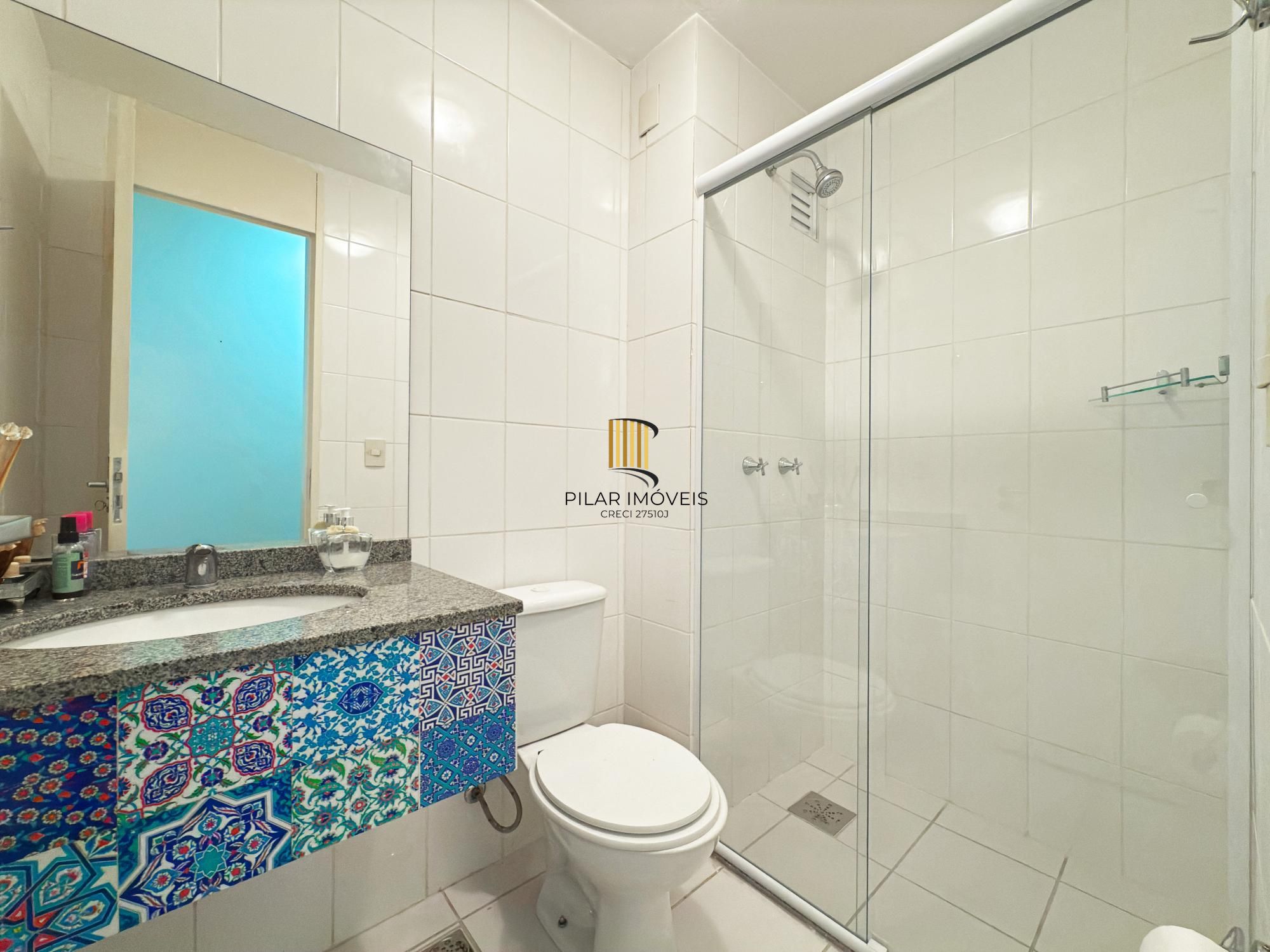 Apartamento de 3 dormitórios, 1 suíte e 2 vagas de garagem cobertas.