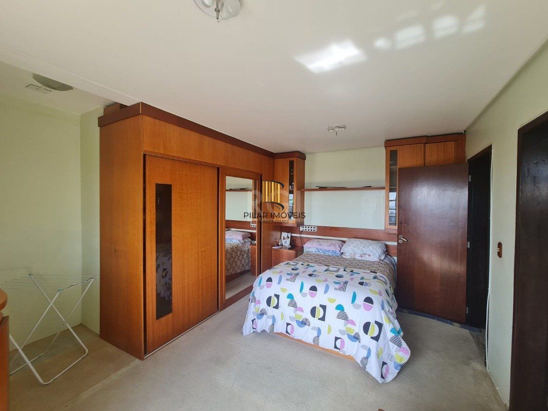 Casa para Venda - 464m², 5 dormitórios, sendo 4 suites, 4 vagas - Nonoai