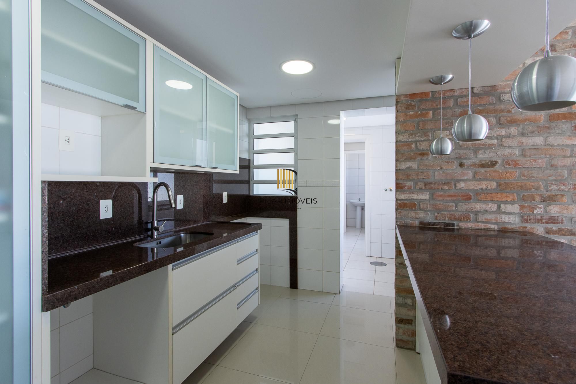 Excelente apartamento de 3 dormitórios, 1 suíte e 2 vagas de garagem.