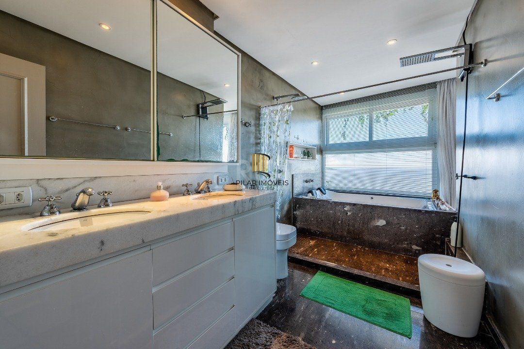 Casa para Venda - 300m², 3 dormitórios, sendo 3 suites, 2 vagas - Sétimo Céu