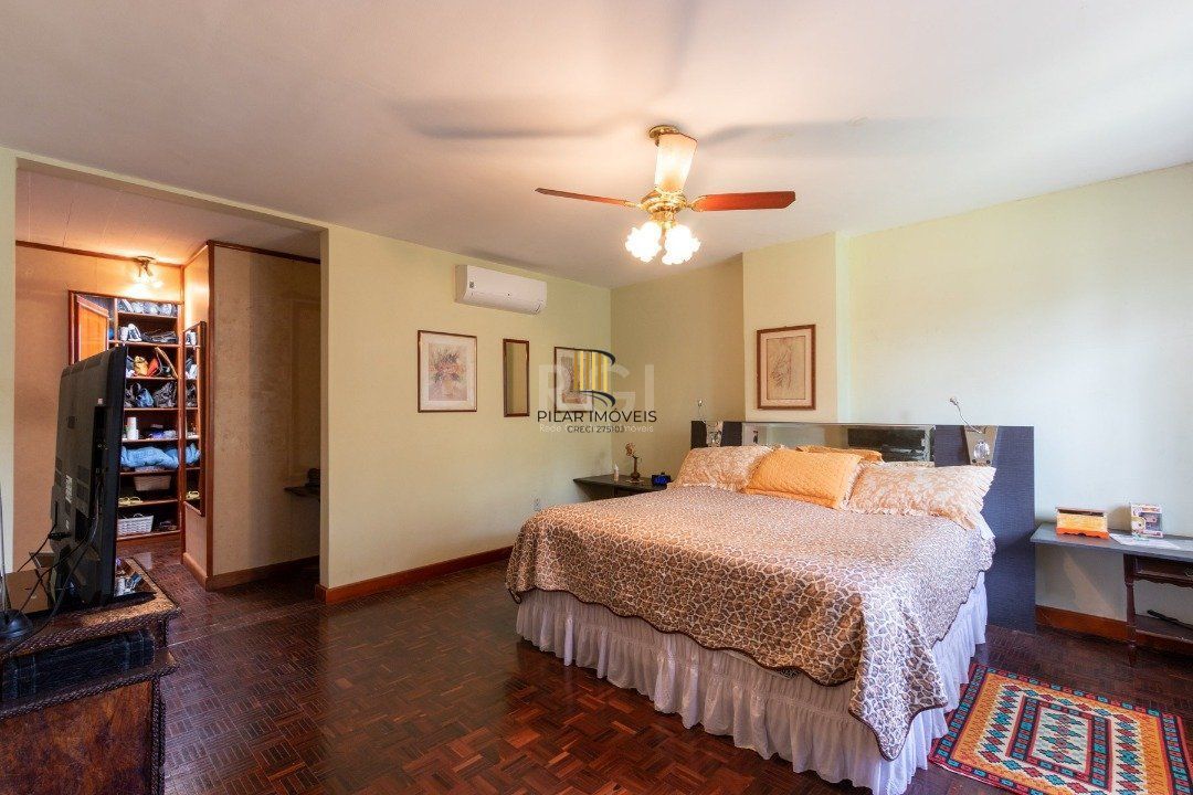 Casa para Venda - 435m², 4 dormitórios, sendo 4 suites, 4 vagas - Cristal