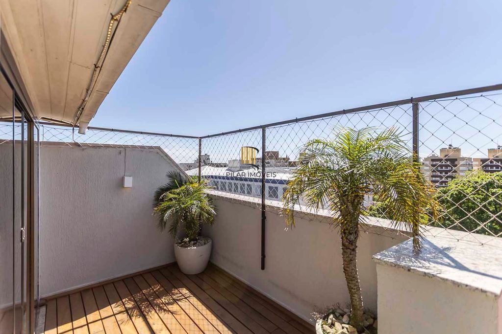 Cobertura semi mobiliada!